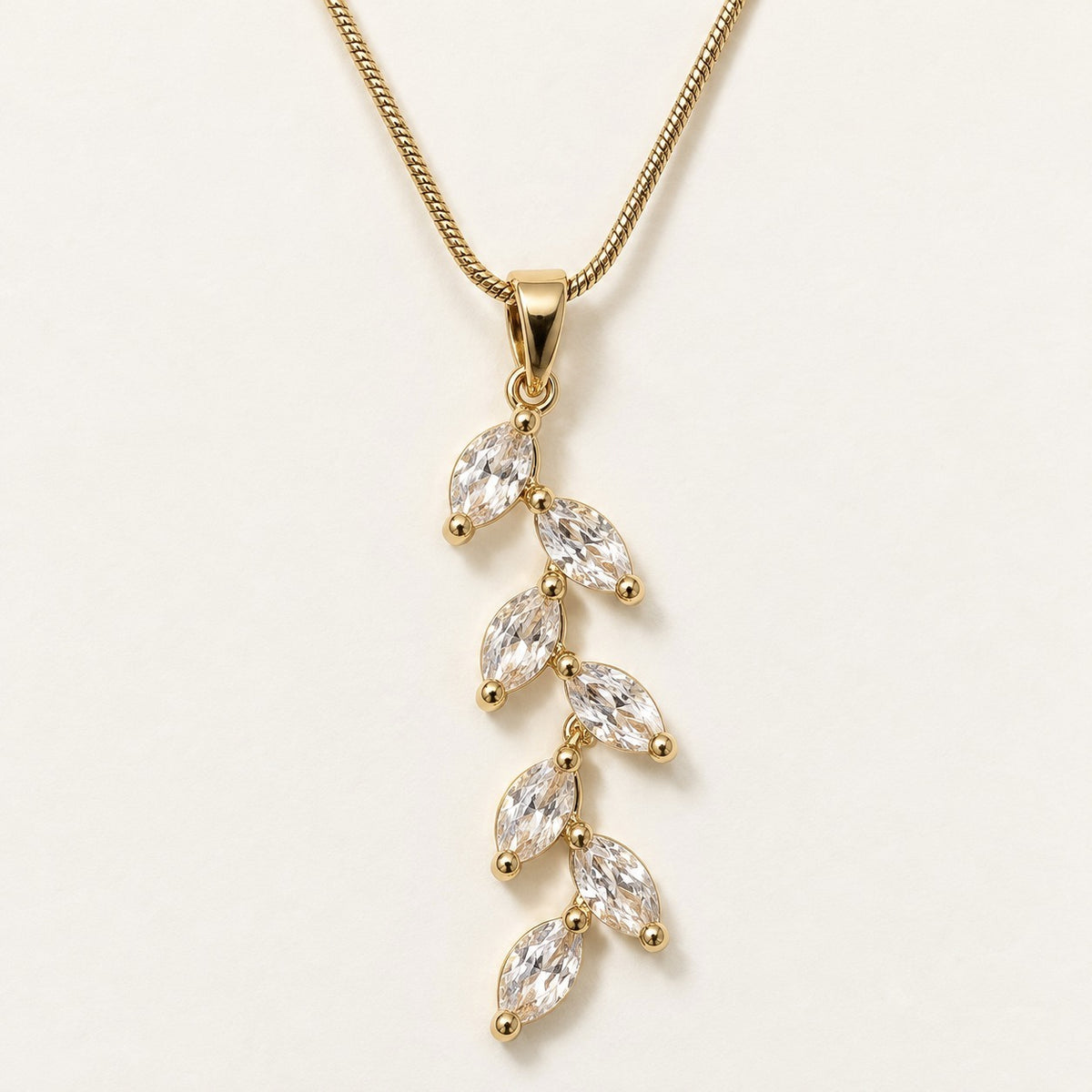 Crystal Vine Necklace – product photo