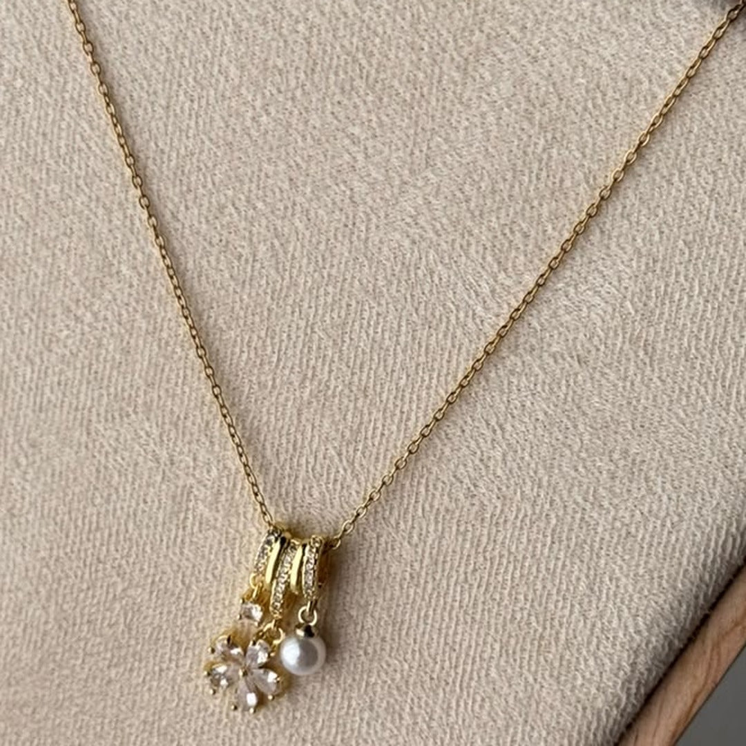 Flower Pearl Charm Necklace, clear