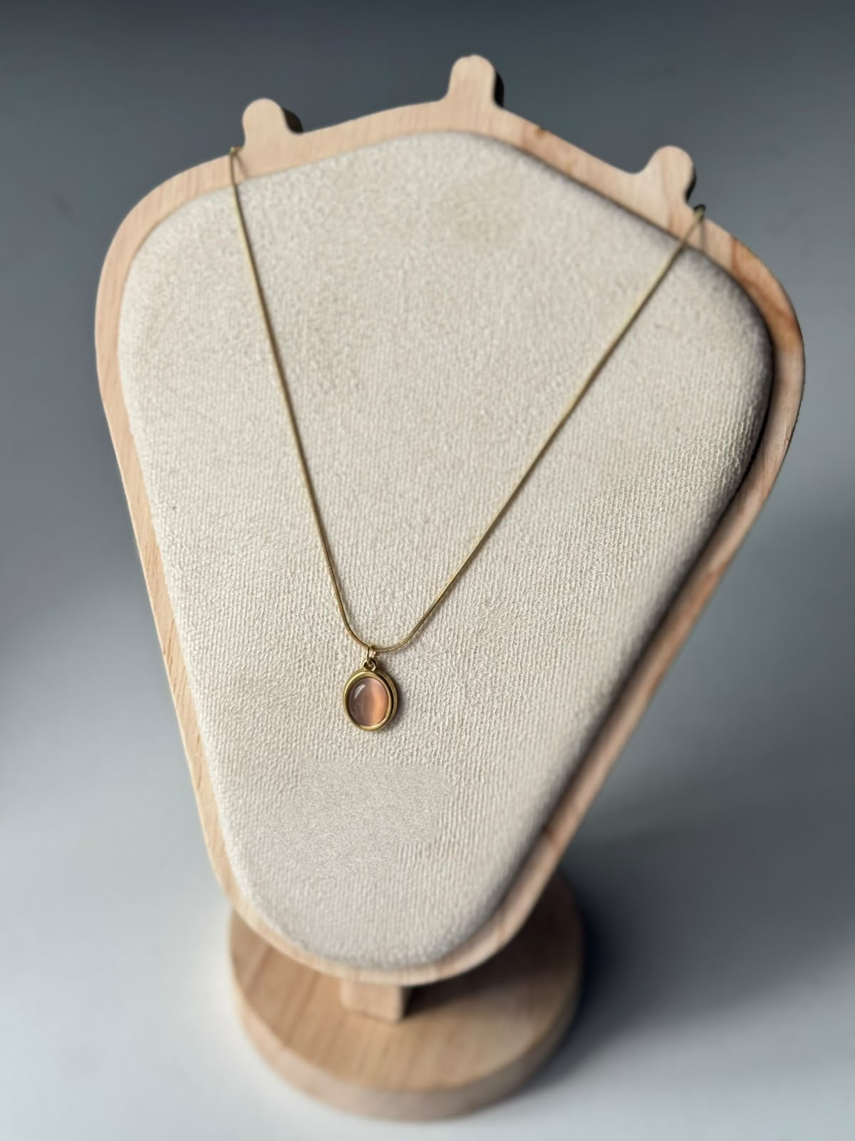 Classic Oval Cat-Eye Necklace in peach, real photo