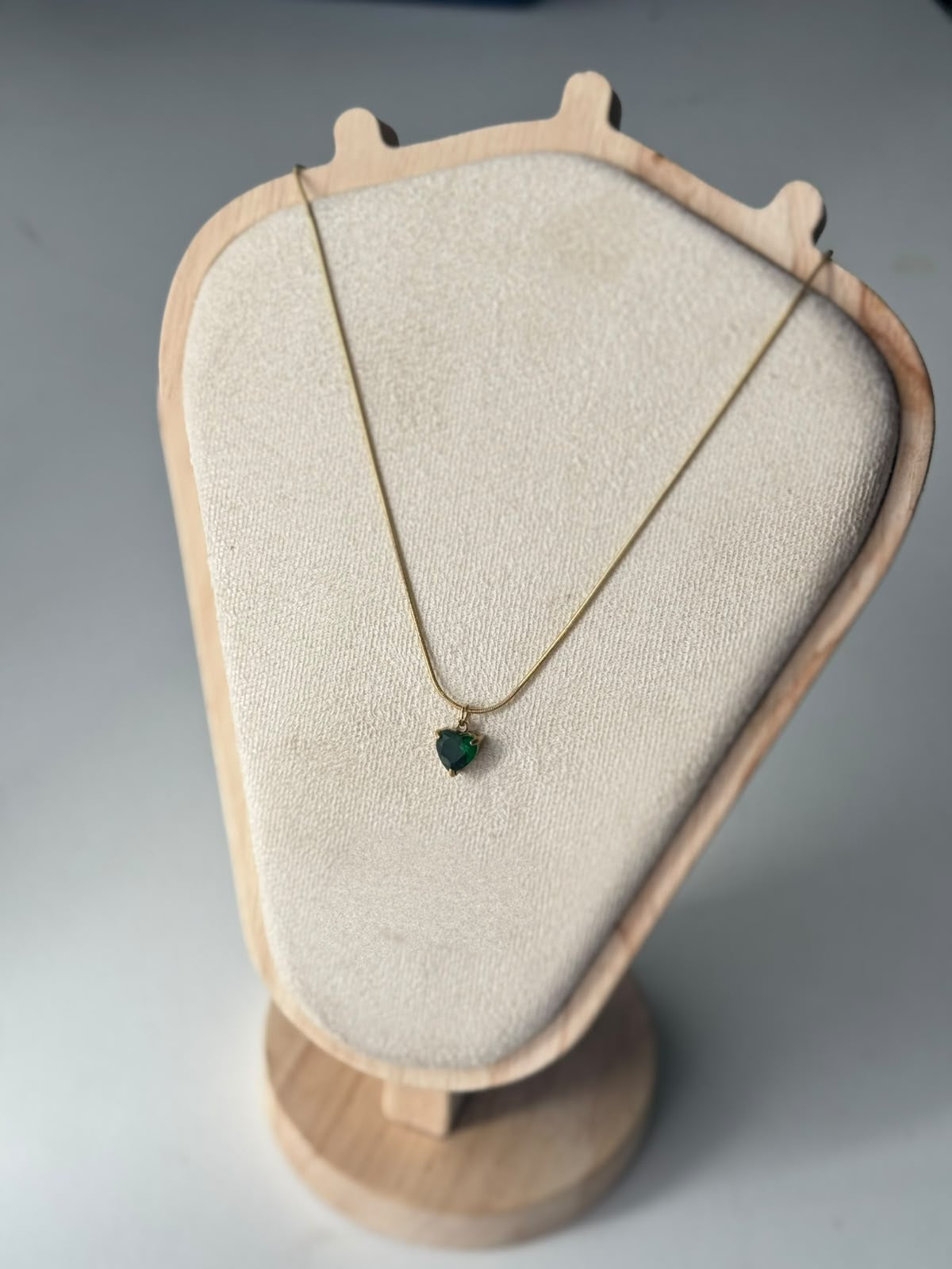 Claw-Set Heart Stone Necklace in green, real photo