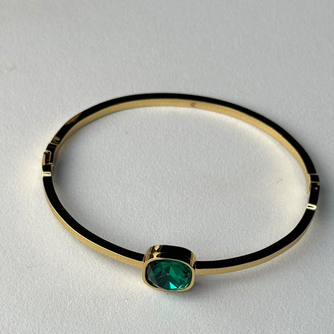 Cushion Stone Solitaire Bangle in green, real photo