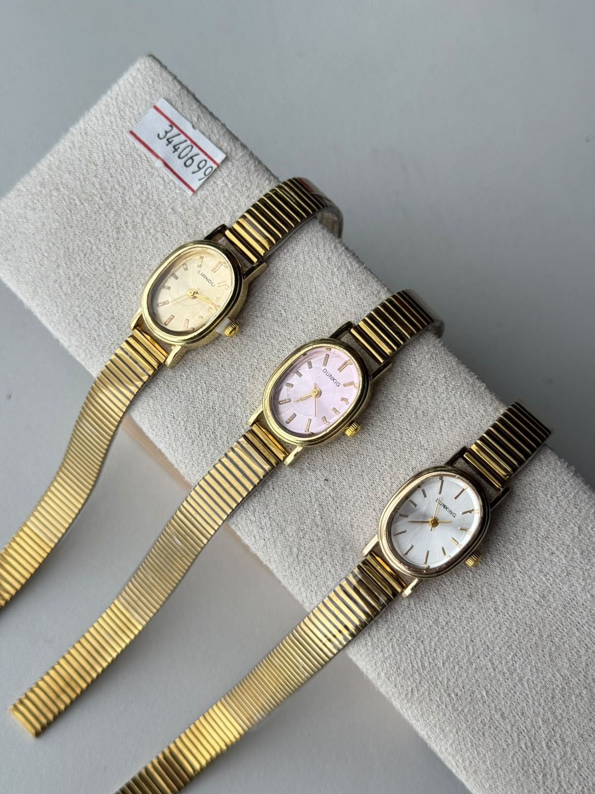 Oval Dial Ribbed Watch, real photo