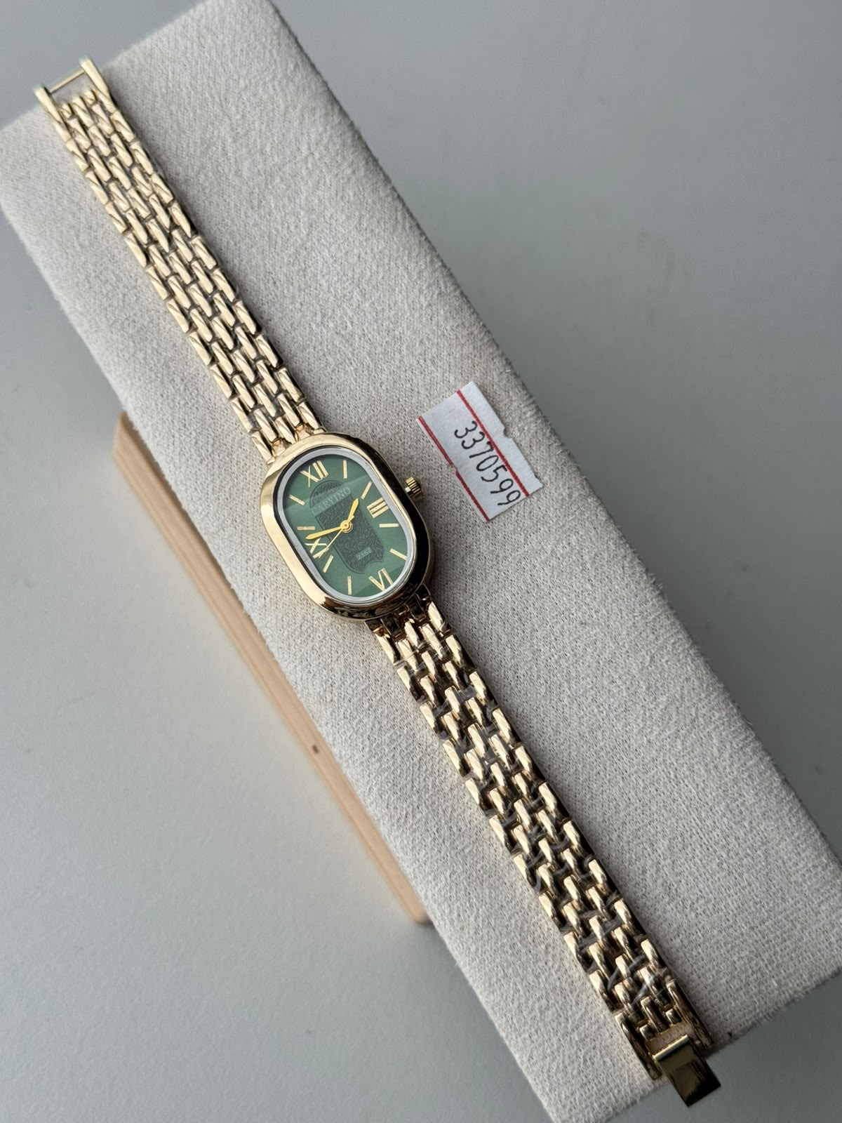 Oval Roman Dial Watch, real photo 1