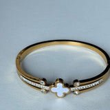 Pearly Clover Crystal Bangle