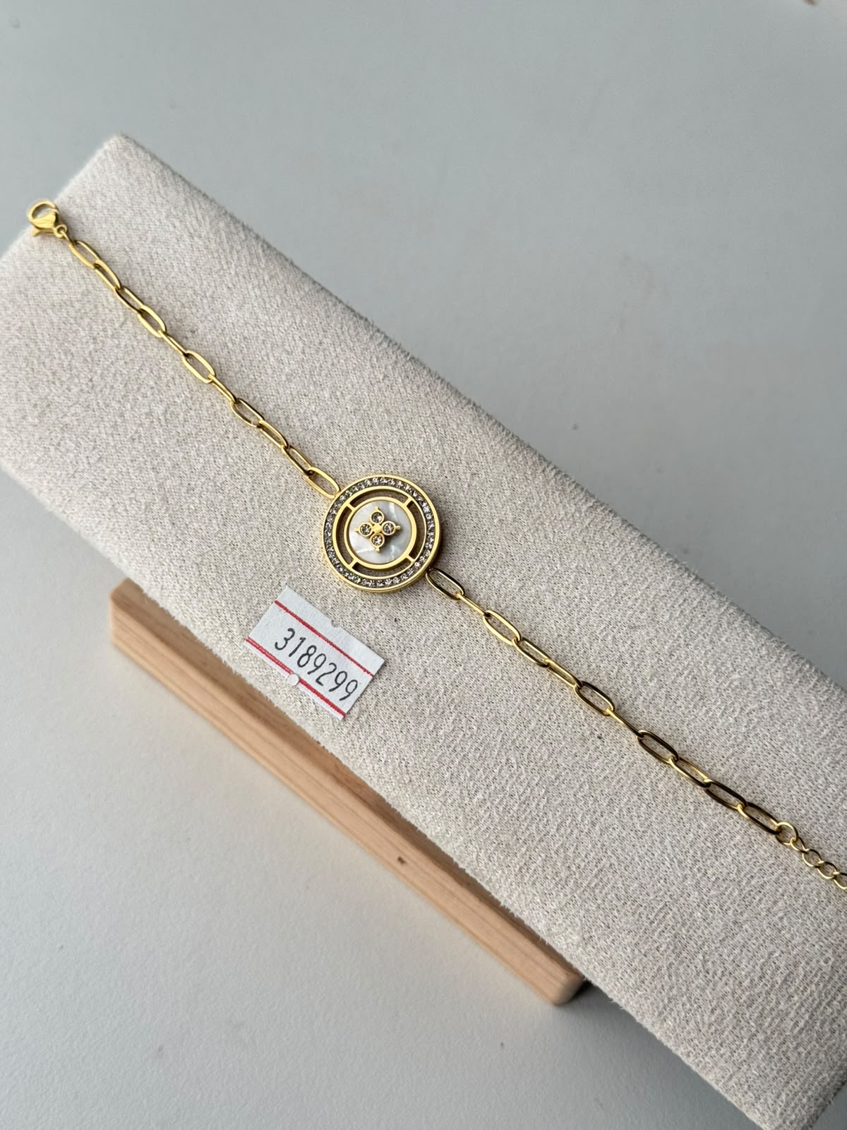 Pearly Medallion Paperclip Bracelet, real photo