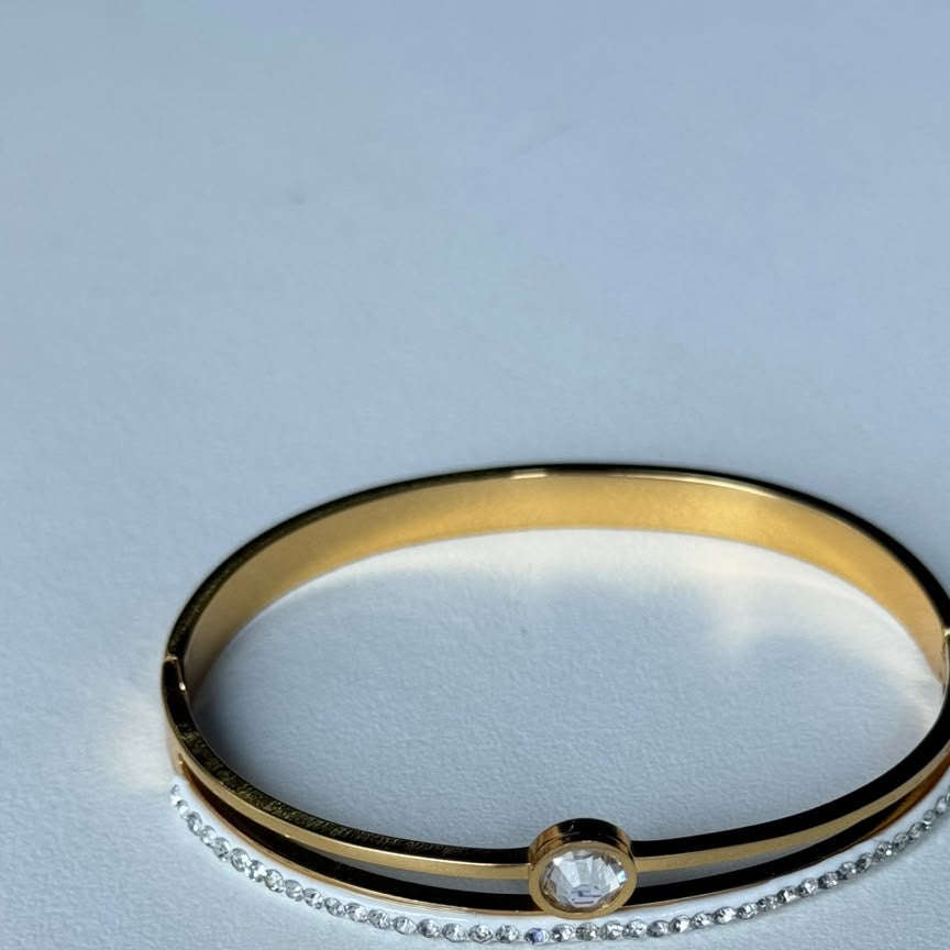 Split Band Solitaire Bangle, real photo
