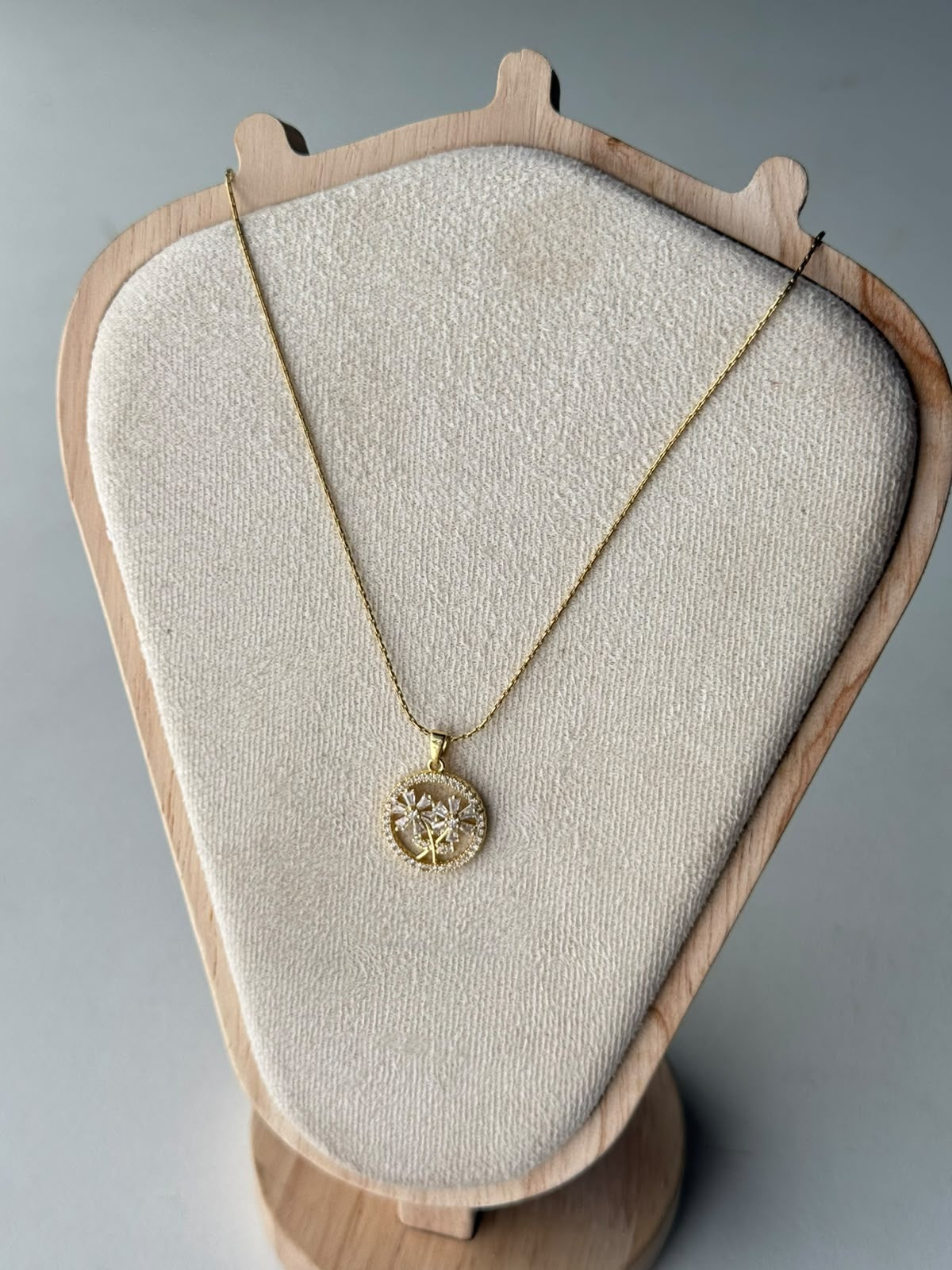 Twin Crystal Flower Disc Necklace, real photo