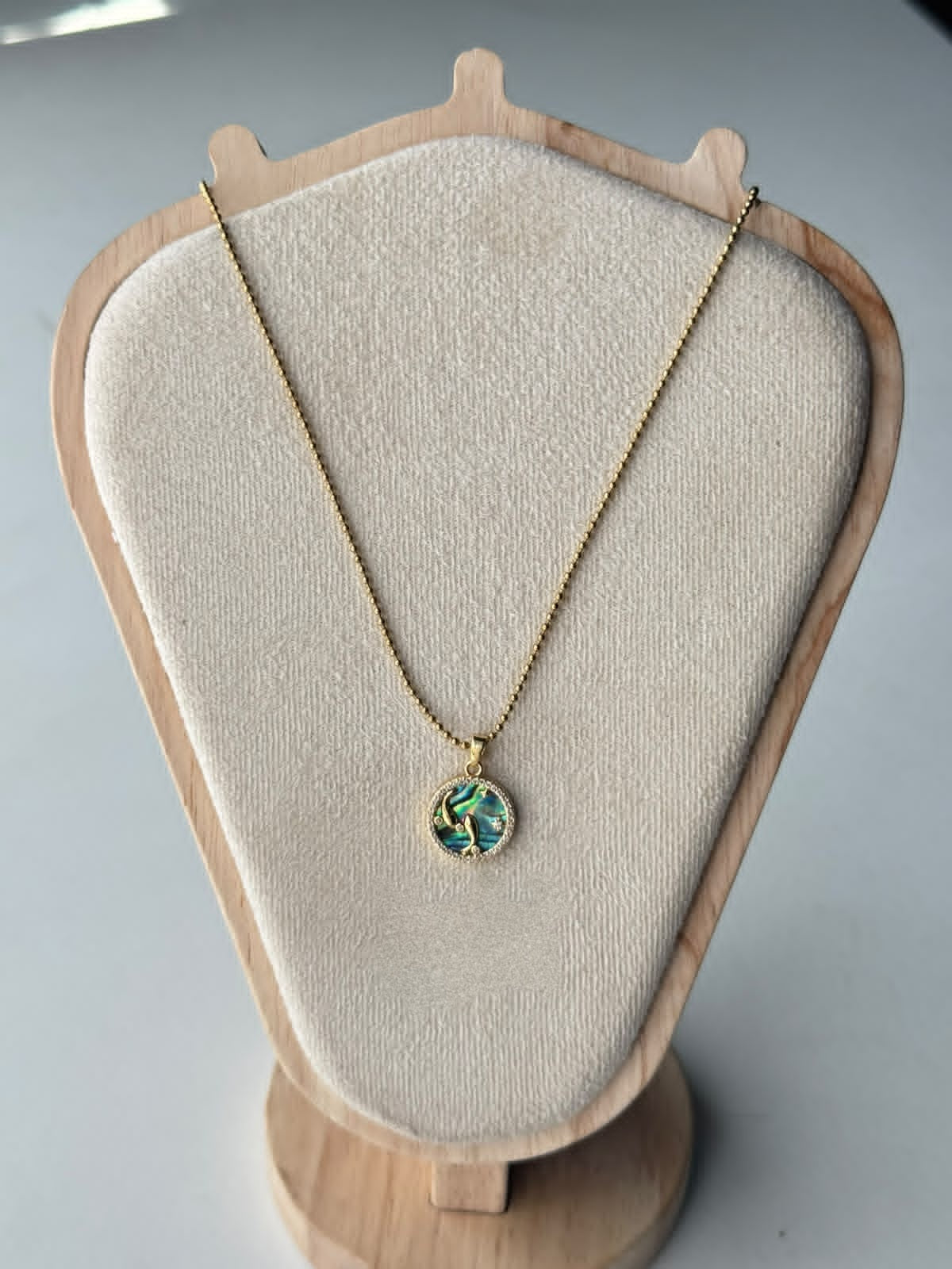 Twin Fish Shell Disc Necklace, real photo