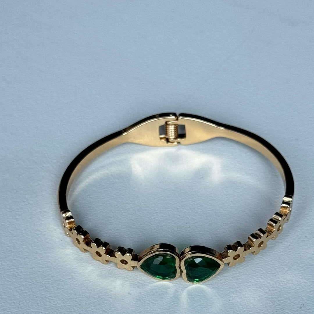 Twin Heart Daisy Bangle, real photo