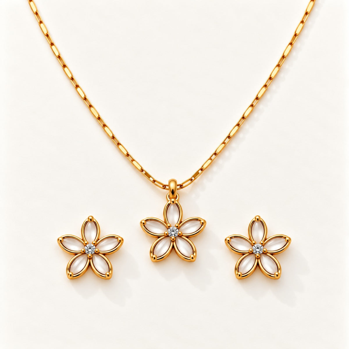 White Petal Set – product photo